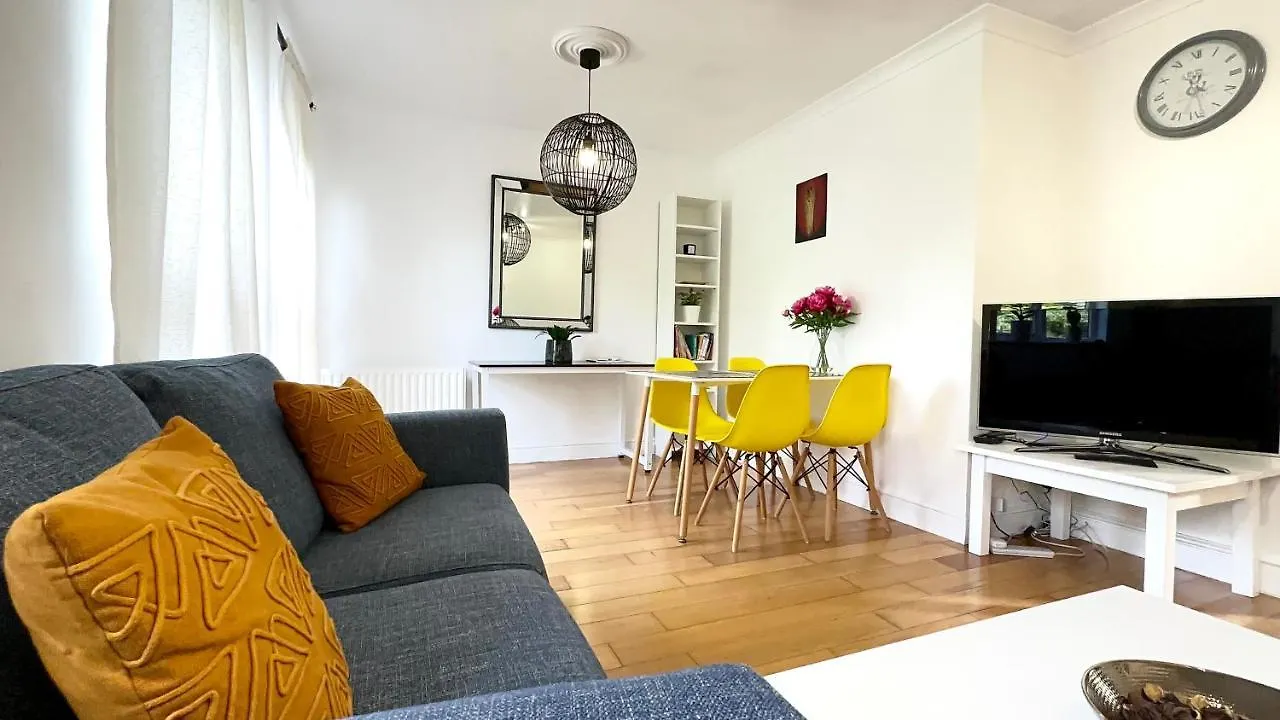 Amazing Location - City Of London- 2 Bedroom Stunning Canal View House With Private Garden,Parking & Balcony Storbritannien